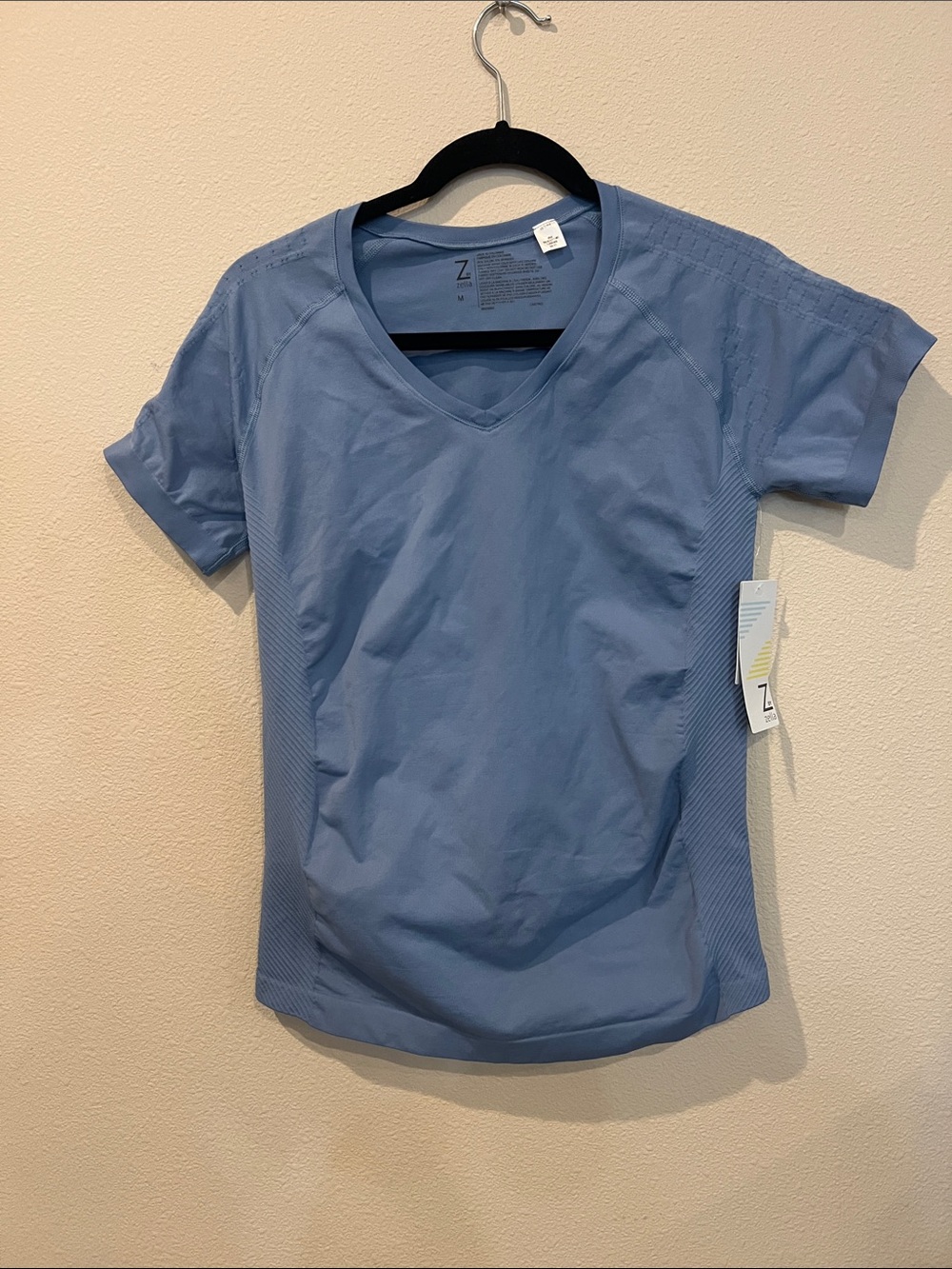 New with Tags Zella Dusty Blue V-Neck Short Sleeve Active Tee